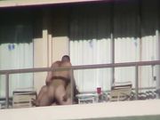 Sexo en el balcón en el hotel