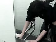 Mamada y sexo en un baño público
